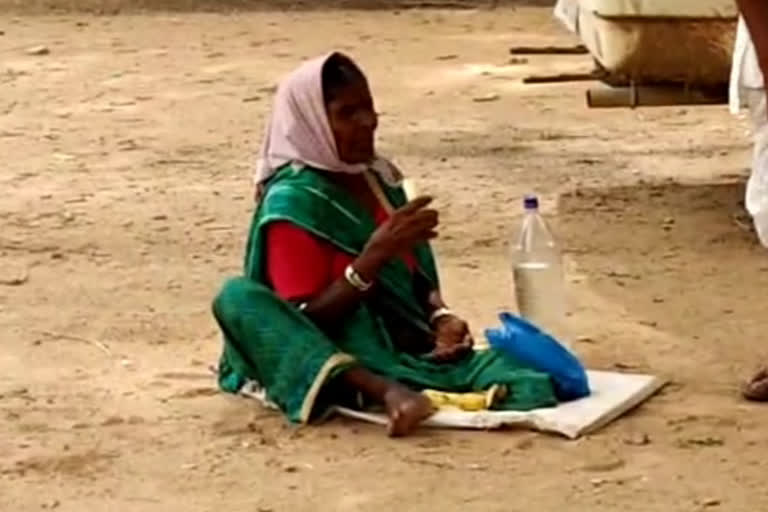 old women staying at police station from 4 days in vaddepally