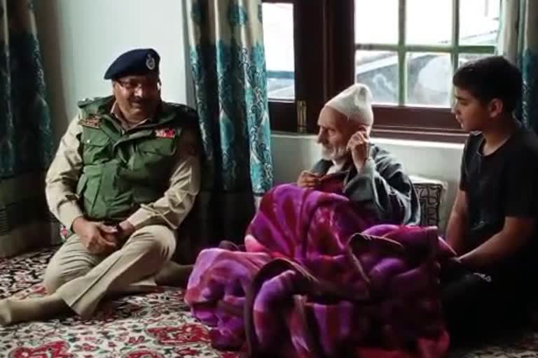 JK DGP Dilbagh Singh Meets Slain SI’s Kin in Pampore