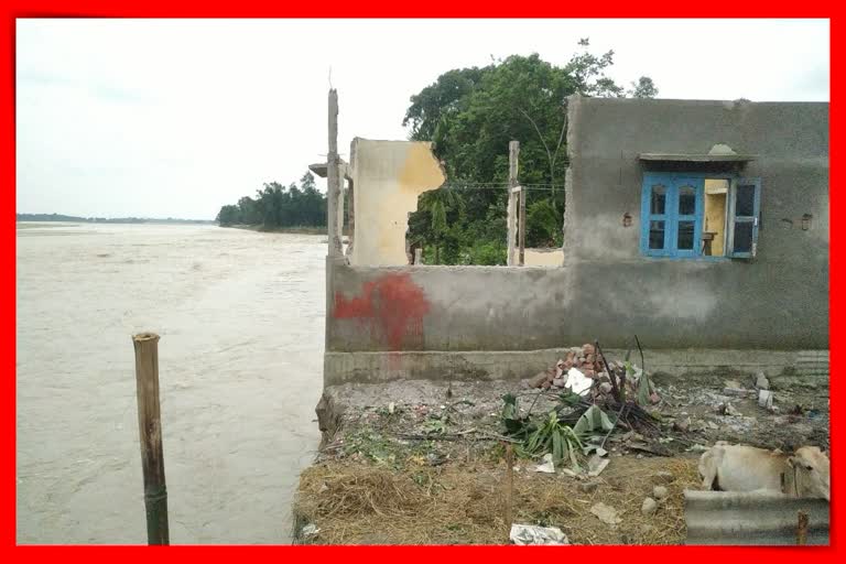 massive-erosion-of-gabhoru-river-in-misamari