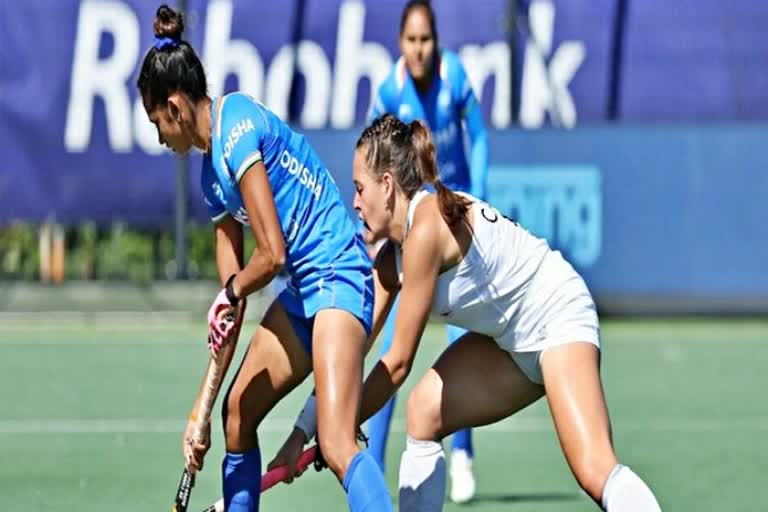 hockey  FIH Pro League  Indian womens team  Indian womens team beat US 4 0  भारतीय महिला हॉकी टीम  अमेरिका  एफआईएच प्रो लीग  पदार्पण सत्र