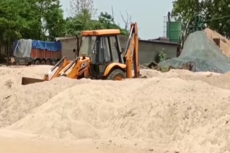 continues Illegal lifting of sand in Koderma even after NGT ban