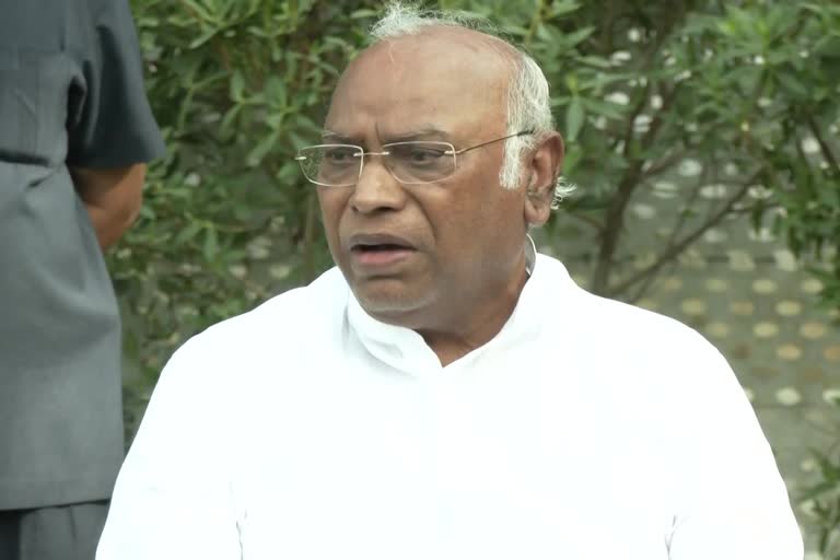 BJP and Centre fully responsible for destabilising a stable govt in Maharashtra says Mallikarjun Kharge