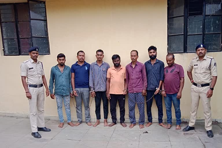Arrested for theft in Dharsiwa Nampa Steel Factory