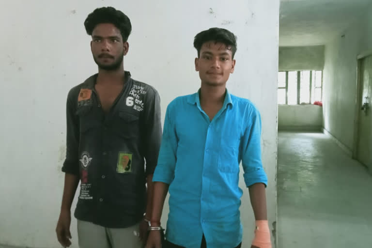 Two smugglers arrested with heroin in Palamu