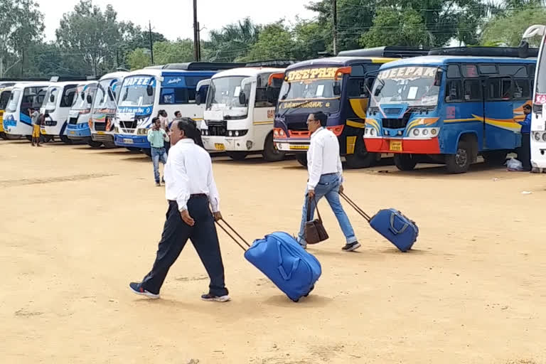 Employees leave for polling stations