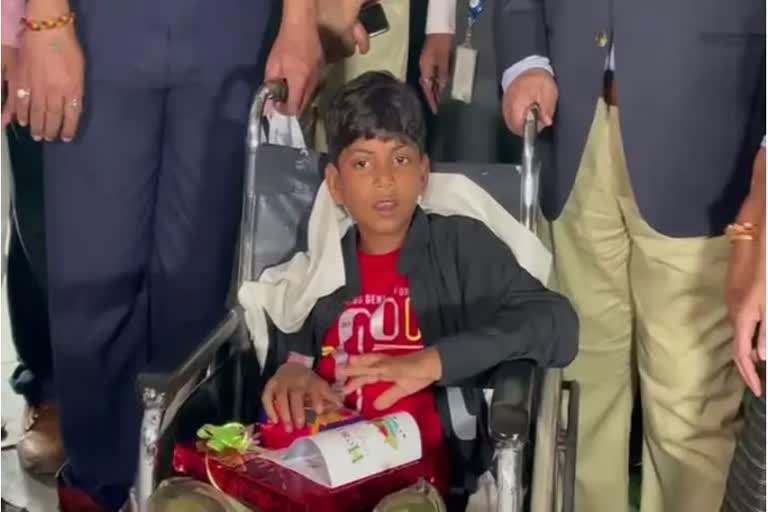 janjgir brave boy rahul sahu discharged from apollo hospital bilaspur