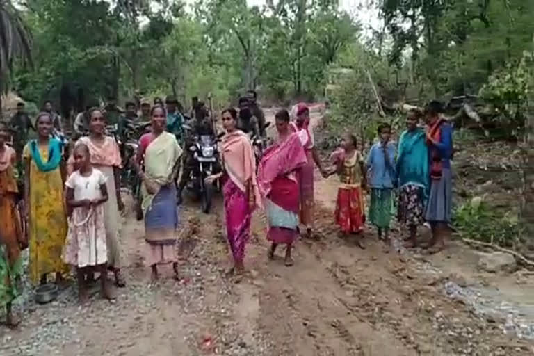 Soldiers welcome in Naxal affected area
