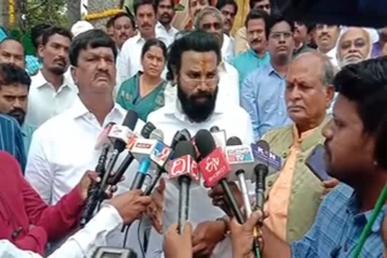 minister shriramulu reacts on Maharashtra political crisis