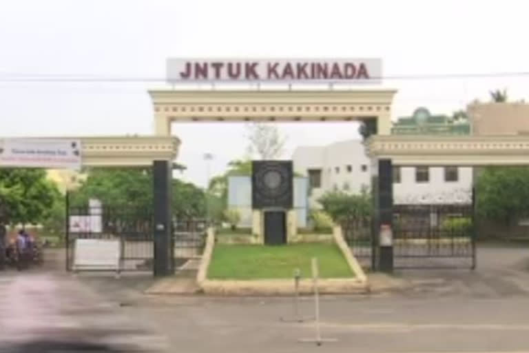 ragging at juntu kakinada