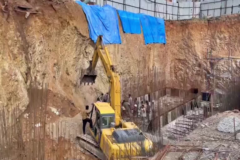 Three persons are died Due to the collapse of the wall in puppalguda, Hyderabad