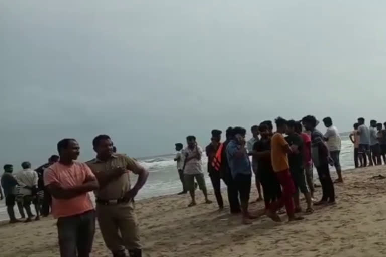 four-students-drown-at-kumta-kagal-beach