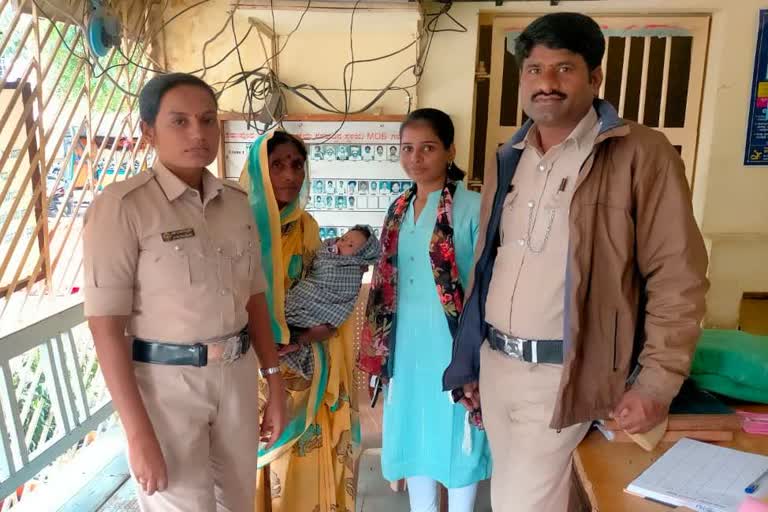 one-month-old-baby-found-in-yadagiri-bus-stand