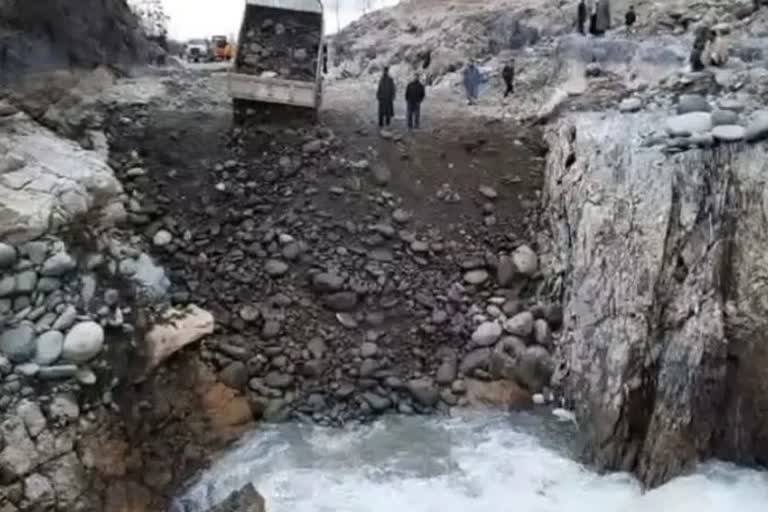 bringi-nallah-sinkhole-filled-after-incessant-rains-in-kashmir