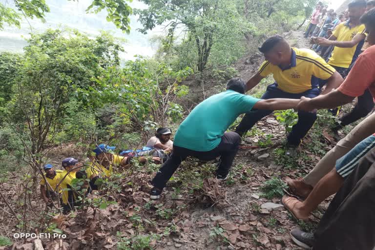 utility vehicle fell in ditch at raipur