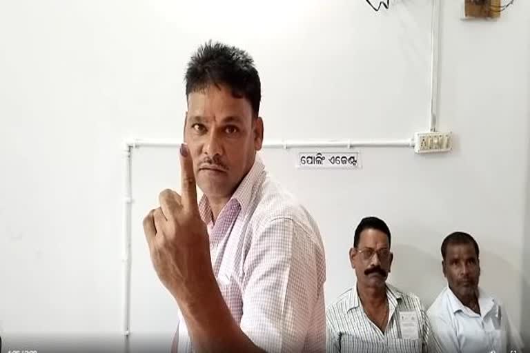 Cooperative elections:ଖୋର୍ଦ୍ଧାରେ ଚାଲିଛି ଦ୍ବିତୀୟ ପର୍ଯ୍ୟାୟ ସମବାୟ ନିର୍ବାଚନ