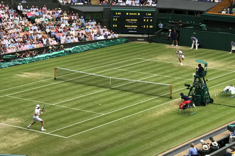 Wimbledon to give free tickets to Ukrainian refugees  വിംബിള്‍ഡണ്‍  യുക്രൈൻ അഭയാര്‍ത്ഥികള്‍ക്ക് സൗജന്യമായി വിംബിള്‍ഡണ്‍ കാണാം  യുക്രൈൻ അഭയാര്‍ത്ഥികള്‍ക്ക് സൗജന്യ പ്രവേശനമൊരുക്കി വിംബിള്‍ഡണ്‍ സംഘാടകർ  ഓള്‍ ഇംഗ്ലണ്ട് ലോണ്‍ ടെന്നീസ് ക്ലബ്ബ്  All England loan Tennis club  വിംബിള്‍ഡണ്‍ ടെന്നീസ് ടൂര്‍ണമെന്‍റ്  Wimbledon Tennis Tournament