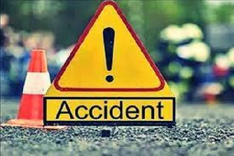 Seven killed, 11 others injured as Cruiser overturns in Karnataka's Belagavi