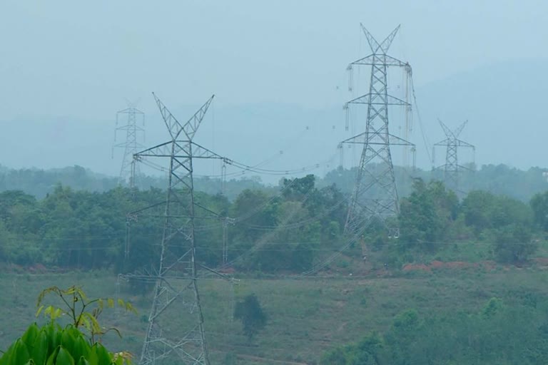 Udupi Kasargod 400 KV Power Line  Farmers against Construction of Power Line  ഉഡുപ്പി കാസര്‍കോട് 400 കെവി വൈദ്യുത ലൈൻ  വൈദ്യുതി ലൈൻ പദ്ധതിക്കെതിരെ കർഷകർ