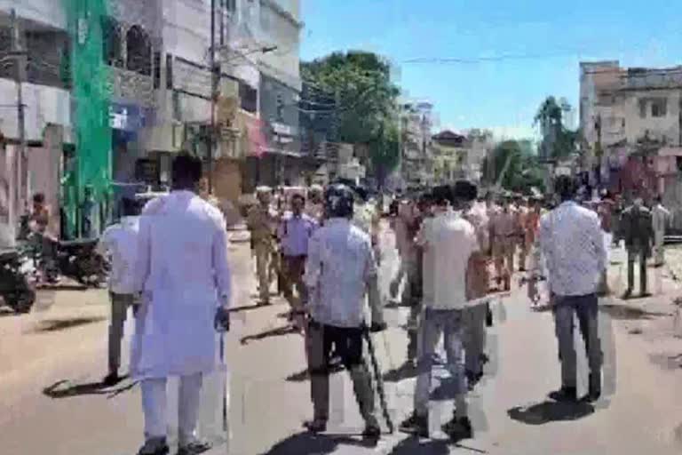 clash occurred between BJP and Congress workers in Agartala