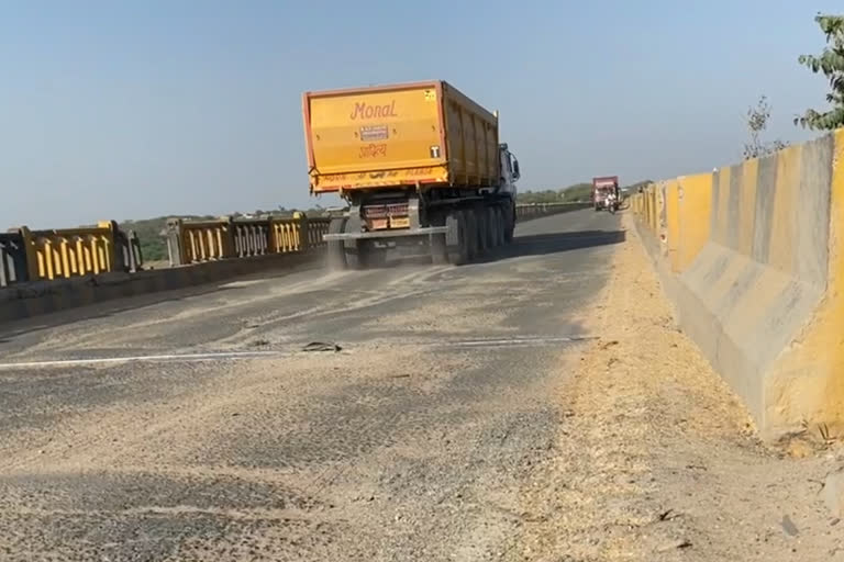 Chambal Bridge damaged