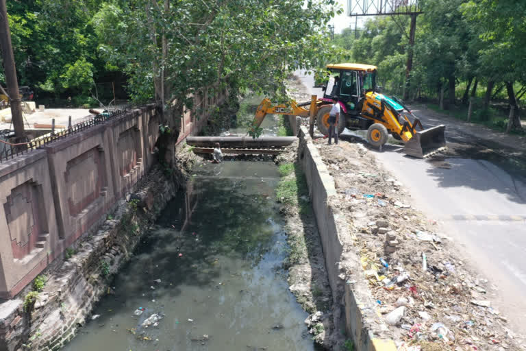 Drones will monitor cleaning of drains in Ghaziabad