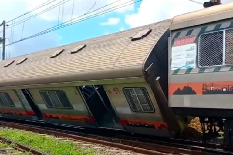 Local Train Derailed before entering Barddhaman Junction