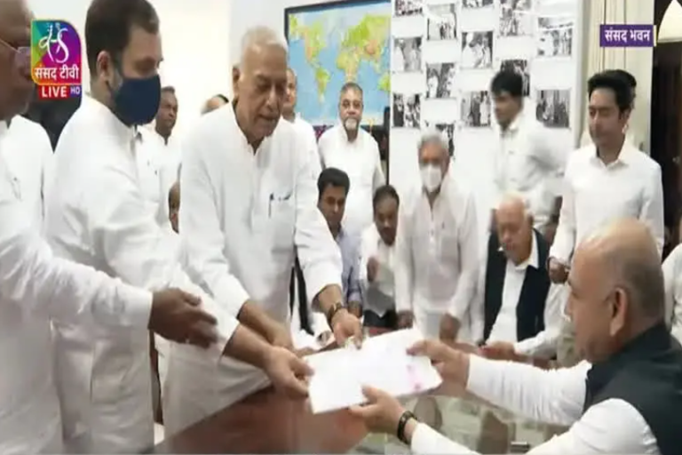 Yashwant Sinha files nomination for prez poll  രാഷ്‌ട്രപതി തെരഞ്ഞെടുപ്പ്  രാഷ്‌ട്രപതി തെരഞ്ഞെടുപ്പില്‍ പത്രിക സമർപ്പിച്ച് യശ്വന്ത് സിന്‍ഹ  പ്രതിപക്ഷ സംയുക്ത സ്ഥാനാര്‍ഥി യശ്വന്ത് സിന്‍ഹ  Yashwant Sinha latest news  യശ്വന്ത് സിന്‍ഹ പ്രതിപക്ഷ സംയുക്ത സ്ഥാനാര്‍ഥി