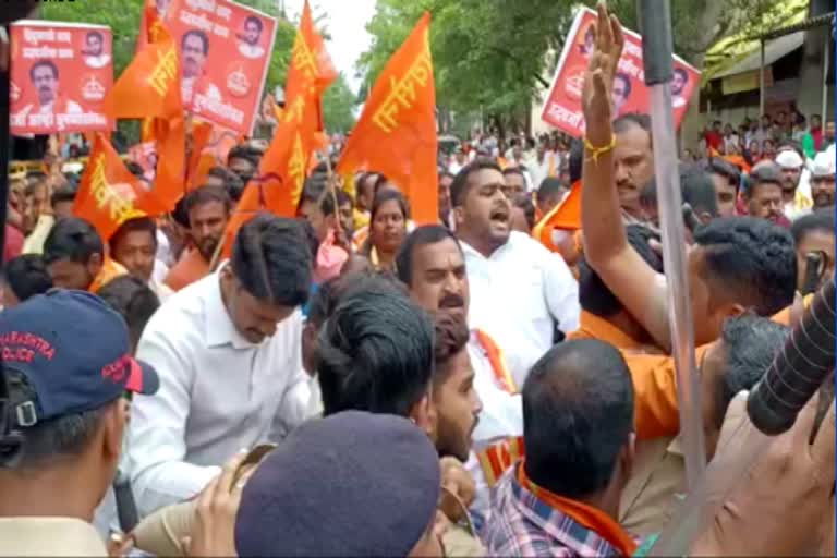 Fighting among the police agitators