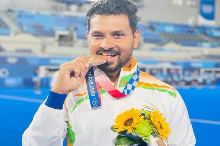 International Hockey player Birendra Lakra  Birendra Lakra accused of killing friend  അന്താരാഷ്ട്ര ഹോക്കി താരം ബീരേന്ദ്ര ലക്ര  കൊലപാതകം ആരോപണം ബീരേന്ദ്ര ലക്ര