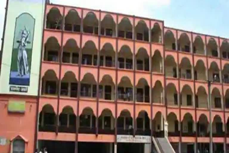 Dhanbad court sentenced four years to revenue officer for bribery