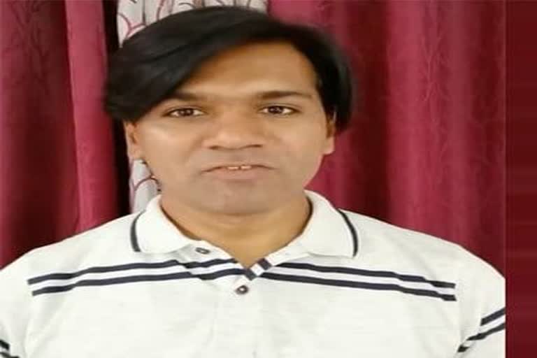 journalist-zuber-arrested-in-delhi-in-social-media-case