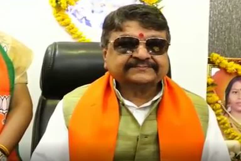 Kailash Vijayvargiya on shiv sena members