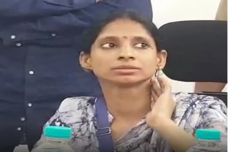 Deaf mute Geeta thanks GRP Police