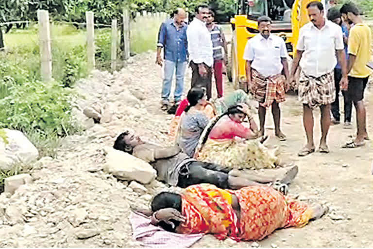 ysrcp activists attack on women with sticks and stones at annamayya district