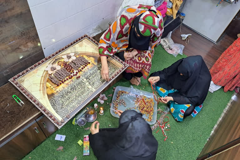 Muslim Women Paint a Picture of National Unity