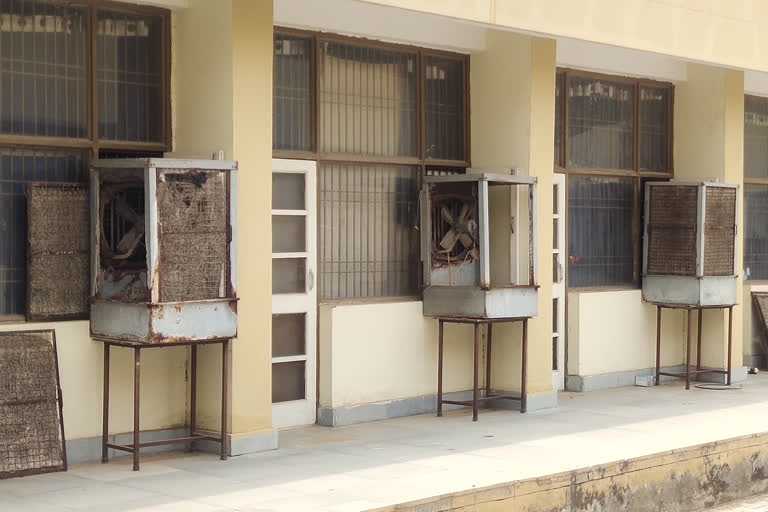 haryana llack of facilities at Mandikhera hospitalatest news