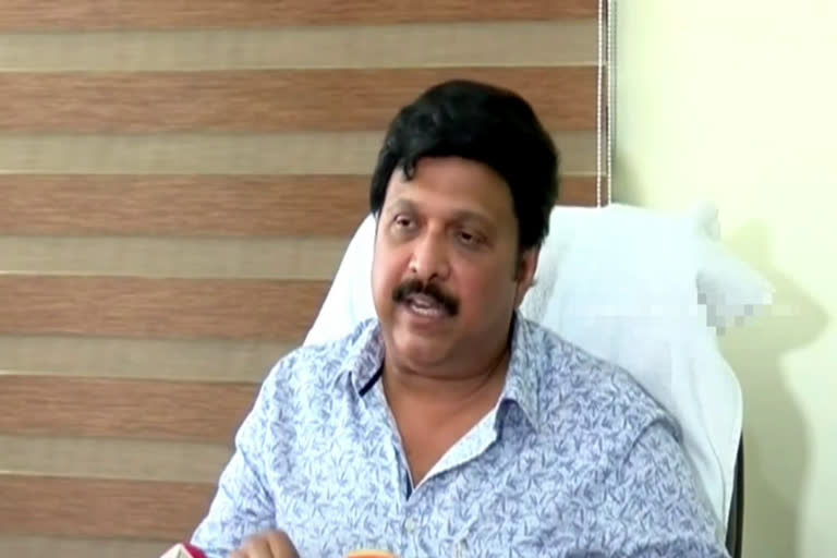 Ganeshkumar new bite on Idavela Babus comment  Actor Ganeshkumar  Actor Idavela Babu  AMMA  Actor Mohanlal  Vijay Babu  Vijay Babus rape case  ഇടവേള ബാബുവിന്‍റെ വിശദീകരണം വിക്കിപീഡിയ നോക്കിയെന്ന് ഗണേഷ് കുമാര്‍  ഇടവേള ബാബു  ഗണേഷ് കുമാര്‍  അമ്മ സംഘടന  വിജയ് ബാബു കേസ്