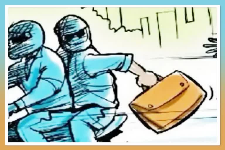 Surat Robbery Case: ધોળા દિવસે માત્ર પાંચ સેકન્ડમાં લૂંટારોએ કરી લાખોની લૂંટ