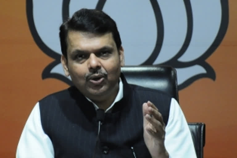 BJP in Goa wishes ex Maha CM Fadnavis  I will come back again post by Former Maha CM Fadnavis  Former Maha CM Fadnavis post shares his catchphrase  Maharashtra government crisis  ನಾನು ಮತ್ತೆ ಬರುತ್ತಿದ್ದೇನೆ ಎಂದು ಪೋಸ್ಟ್​ ಮಾಡಿದ ಮಾಜಿ ಸಿಎಂ ಫಡ್ನವೀಸ್  ಫಡ್ನವೀಸ್​ ಪೋಸ್ಟ್​ಗೆ ಶುಭಾಶಯ ಕೋರಿದ ಬಿಜೆಪಿ ಬಳಗ  ಸಾಮಾಜಿಕ ಜಾಲತಾಣದ ಕ್ಯಾಚ್​ಫ್ರೇಸ್​ನಲ್ಲಿ ದೇವೆಂದ್ರ ಫಡ್ನವೀಸ್​ ಪೋಸ್ಟ್​ ಮಹಾರಾಷ್ಟ್ರ ಸರ್ಕಾರ ಬಿಕ್ಕಟ್ಟು