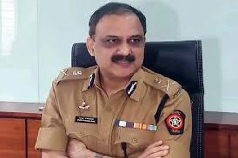 Vivek Phansalkar as Mumbai Police Commissioner