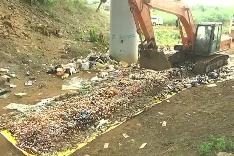 liquor-destroyed-by-police-at-eluru-district