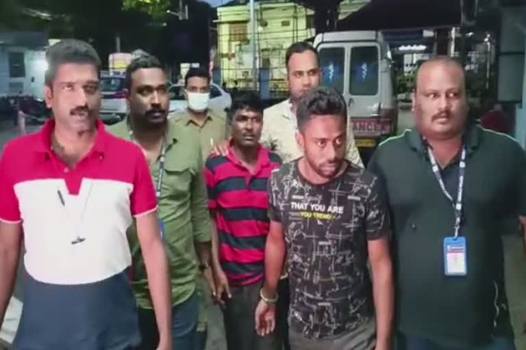 Interstate thieves arrested by West police in Thrissur  Interstate thieves arrested by West police  അന്തർസംസ്ഥാന മോഷ്‌ടാക്കൾ വെസ്റ്റ് പോലീസിന്‍റെ പിടിയിൽ  അന്തർസംസ്ഥാന മോഷ്‌ടാക്കൾ അറസ്റ്റിൽ  അന്തർസംസ്ഥാന മോഷ്‌ടാക്കൾ പിടിയിൽ  സ്വർണ കവർച്ച പ്രതികൾ പിടിയിൽ  തൃശൂരിൽ അന്തർസംസ്ഥാന മോഷ്‌ടാക്കൾ പിടിയിൽ  Interstate thieves arrested