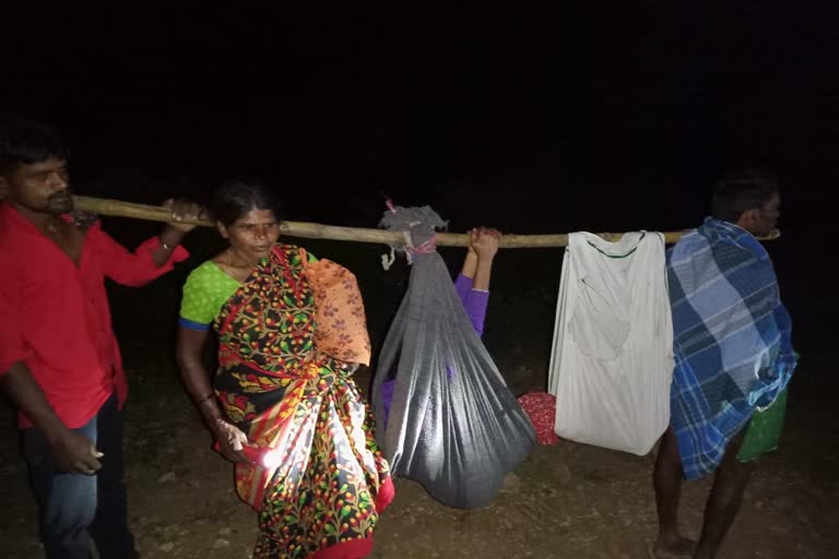 villagers-carry-pregnant-woman-for-8km-to-hospital-on-doli-in-chamarajanagar