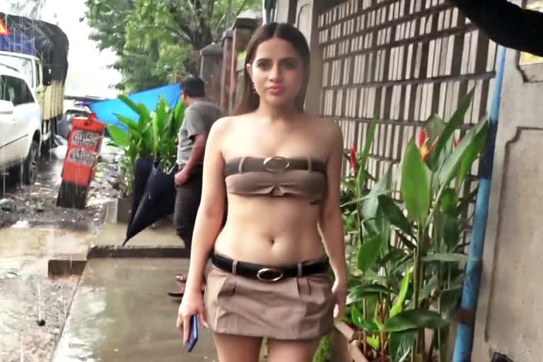 urfi javed hot outfit  urfi javed hot videos  urfi javed bori dress  urfi javed fashion  bollywood entertainment news  ನಟಿ ಉರ್ಫಿ ಜಾವೇದ್​ ಹಾಟ್​ ಔಟ್​ಫಿಟ್​ ಬಾಲಿವುಡ್​ ನಟಿ ಉರ್ಫಿ ಜಾವೇದ್​ ವಿಡಿಯೋಗಳು  ಬಿಗ್​ ಬಾಸ್​ ಒಟಿಟಿ ಸ್ಟಾರ್​ ಉರ್ಫಿ ಜಾವೇದ್​ ಬಟ್ಟೆಗಳು