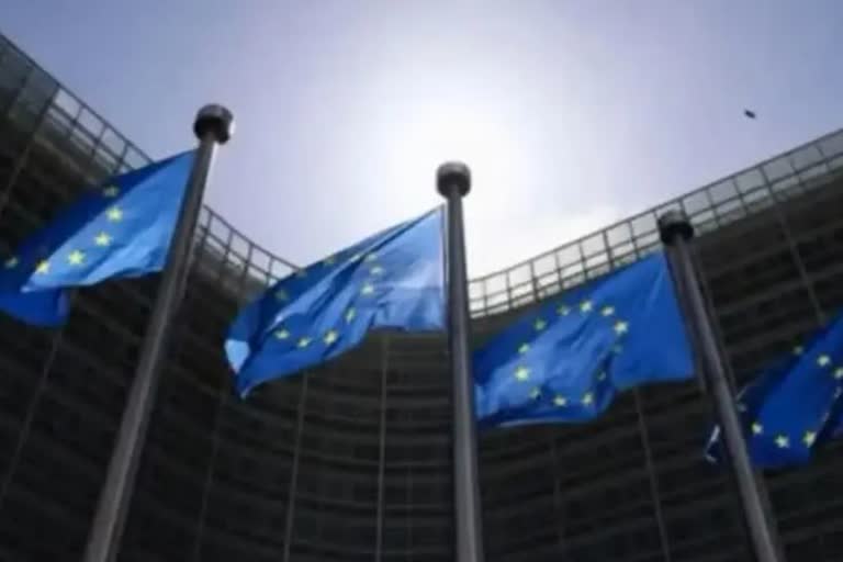 EU flag hoisted in Ukraine's parliament