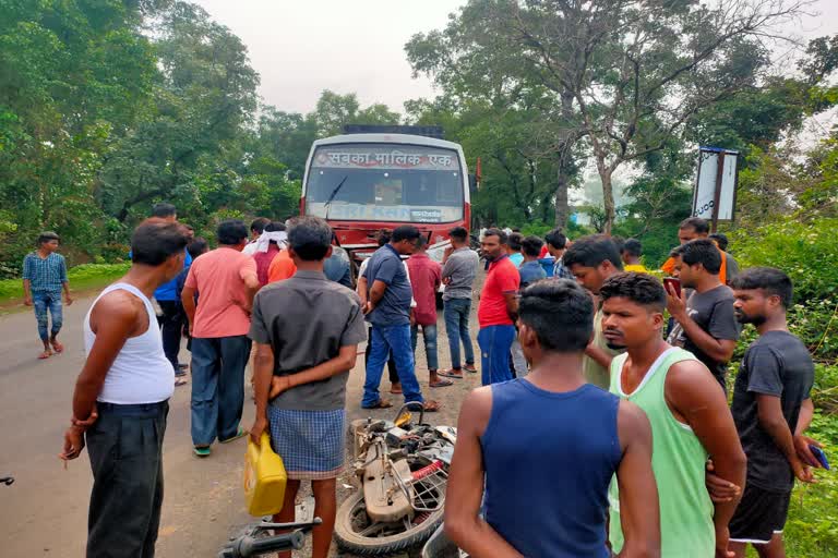 father son died in road accident in latehar