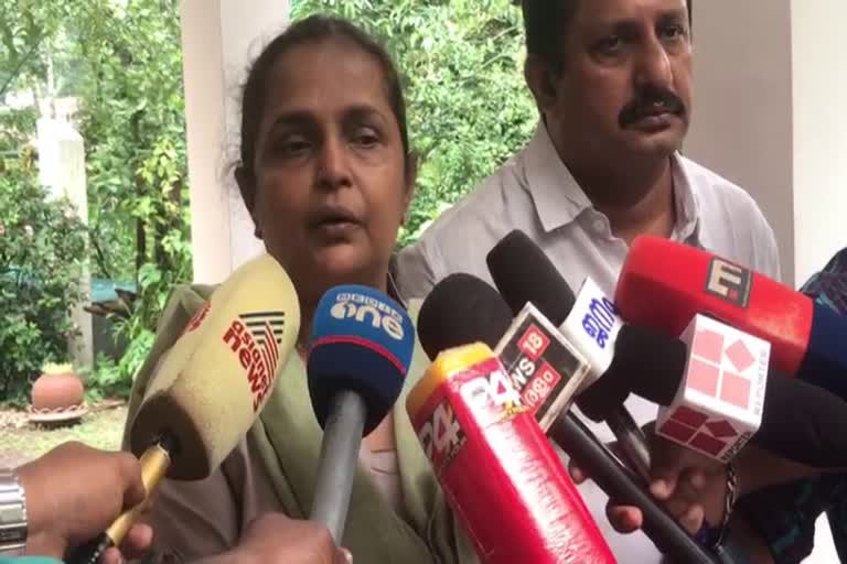 അറസ്റ്റ് രാഷ്ട്രീയ* *വൈരാഗ്യം മൂലം*  Usha George against CM  മുഖ്യമന്ത്രിക്കെതിരെ ഉഷ ജോര്‍ജ്  ഉഷ ജോര്‍ജ്  Usha George against CM