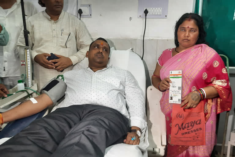 Health Minister Banna Gupta donated blood for patient