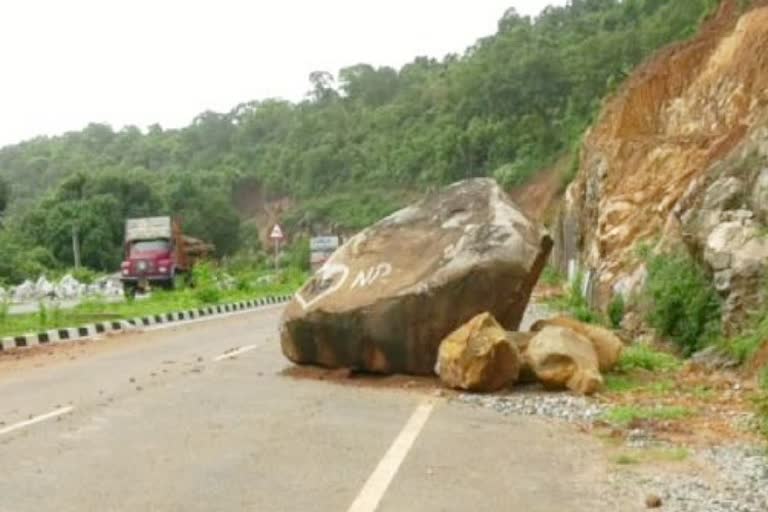 Hill collapsed near Uttarkannada Highway