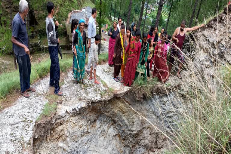 ground collapsed above the tunnel of Kharbagad North Bharat Hydro Power Company.